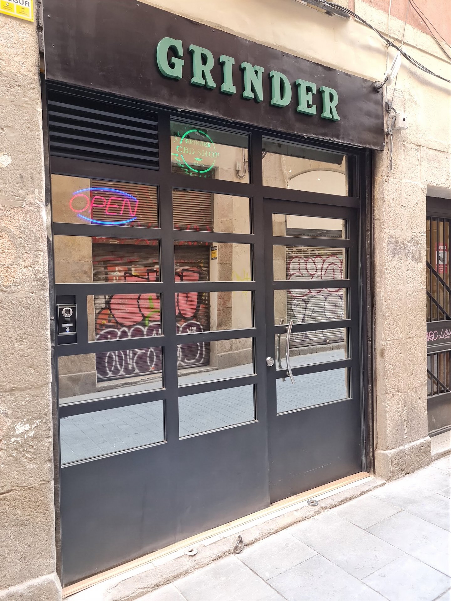 Grinder Weed Club